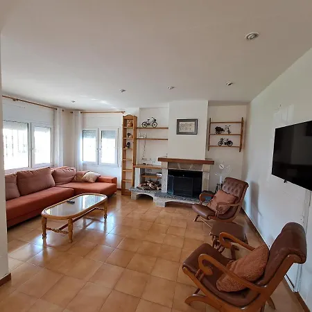 Casa Carmenco אמפוריבראבה