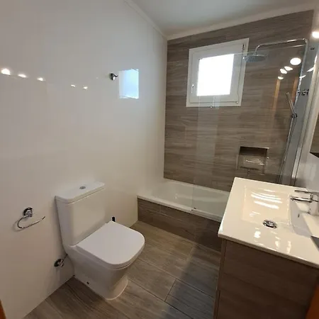 Casa Carmenco אמפוריבראבה